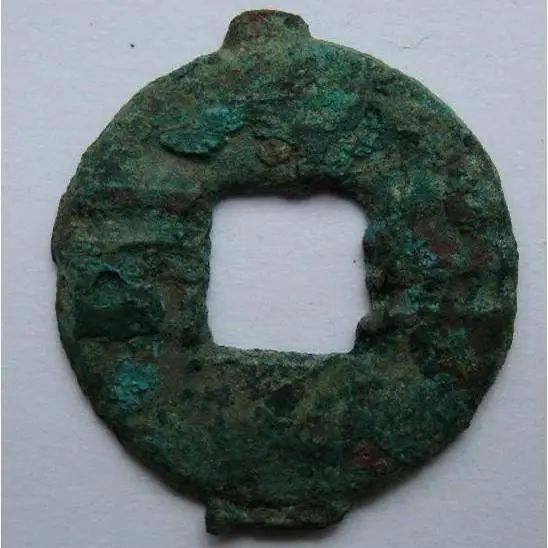 DƬ